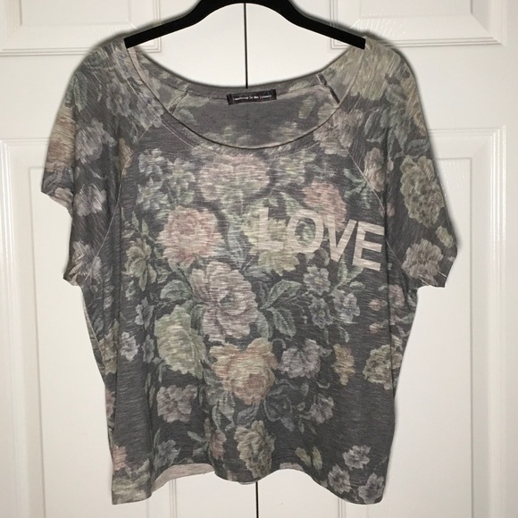 happening in the present Tops - NWOT Happening In The Present Floral Love Tee HIP